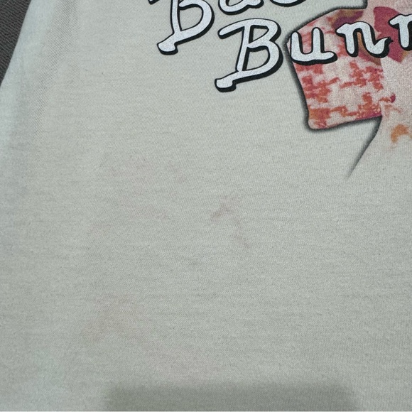 Bad Bunny Vibras Tshirt  women’s size medium - Picture 3 of 4